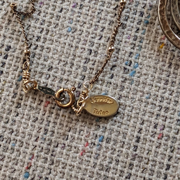 Jennifer Tuton hammered trinity circle necklace - Picture 4 of 4